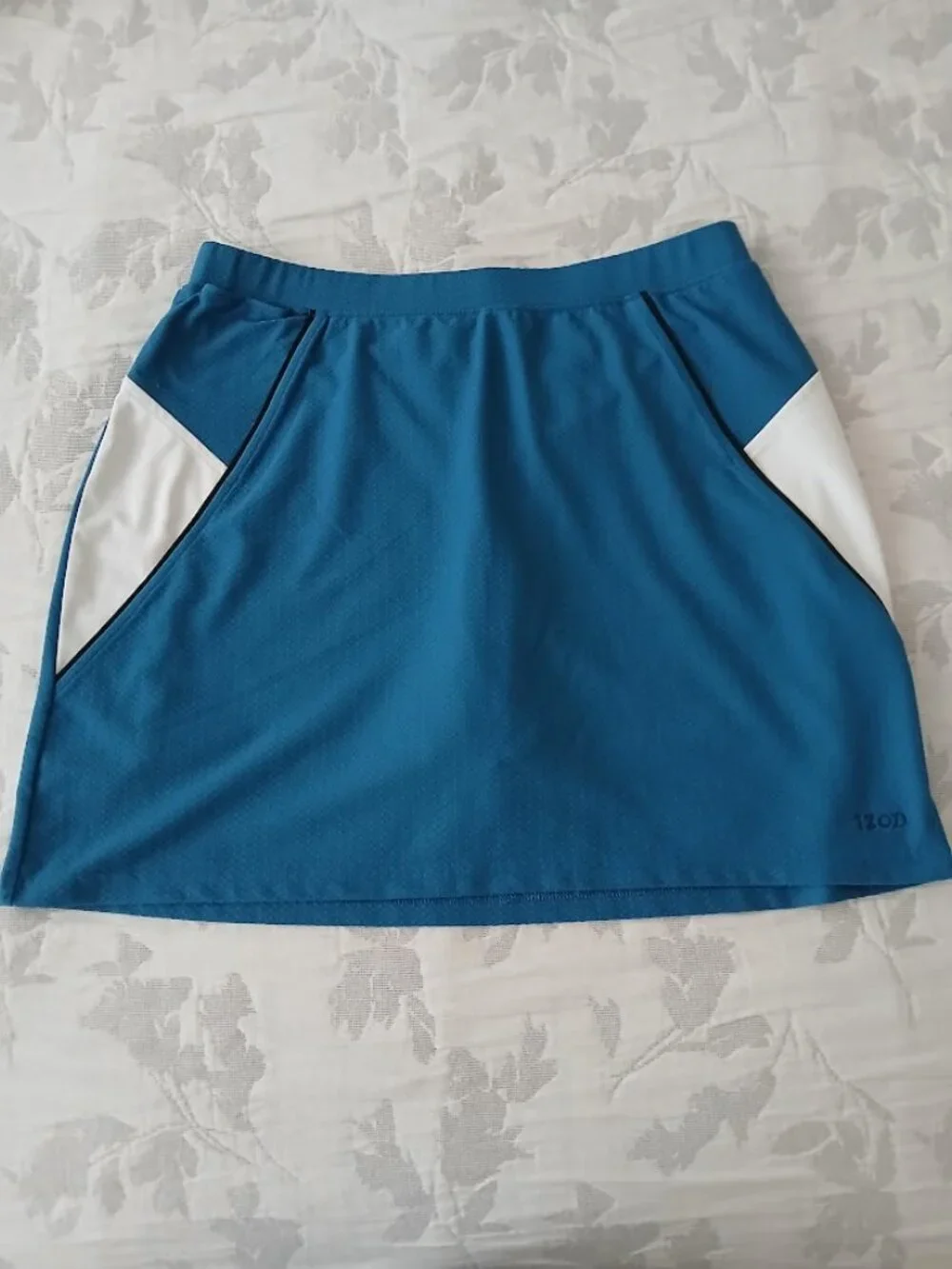 IZOD Teal Golf Skirt with under shorts - M